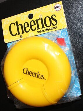 3/$118❤️2010 CHEERIOS Snack Container Snap Flip Top Lid Yellow General Mills